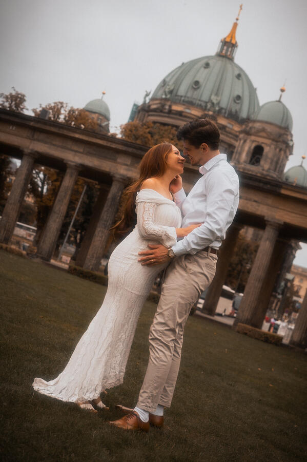 Couple photo session at Museum Island, Berlin